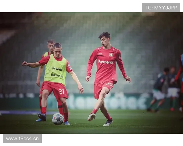 勒沃库森赛前致敬哈弗茨简短仪式